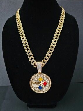 Pittsburgh Steelers Cuban Link Chain Luxury Iced Out Crystal
24" Gold Necklace